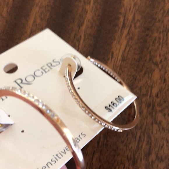 NWT Kim Rodgers rhinestone encrusted gold tone hoop earrings - Picture 8 of 13